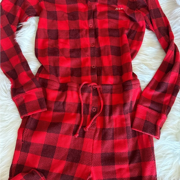 Victoria's Secret PINK Buffalo Plaid Thermal Onesie Bodysuit Pajama Sz: XS - Picture 2 of 3